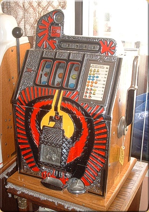 Mills War Eagle Antique Slot Machine