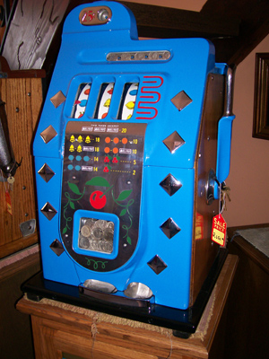 Antique Mills Diamond Front Slot Machine