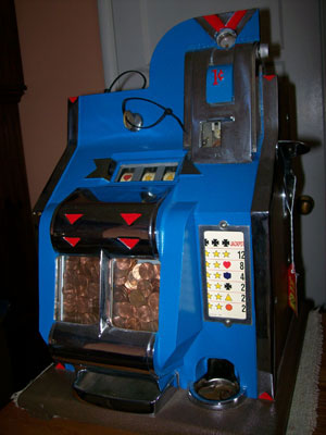 Mills QT Antique Slot Machine