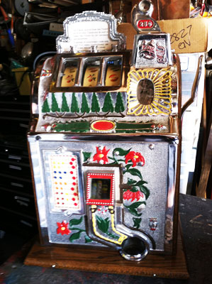 mills poinsettia slot machine