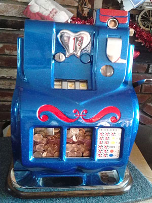 Mills QT Antique Slot Machine